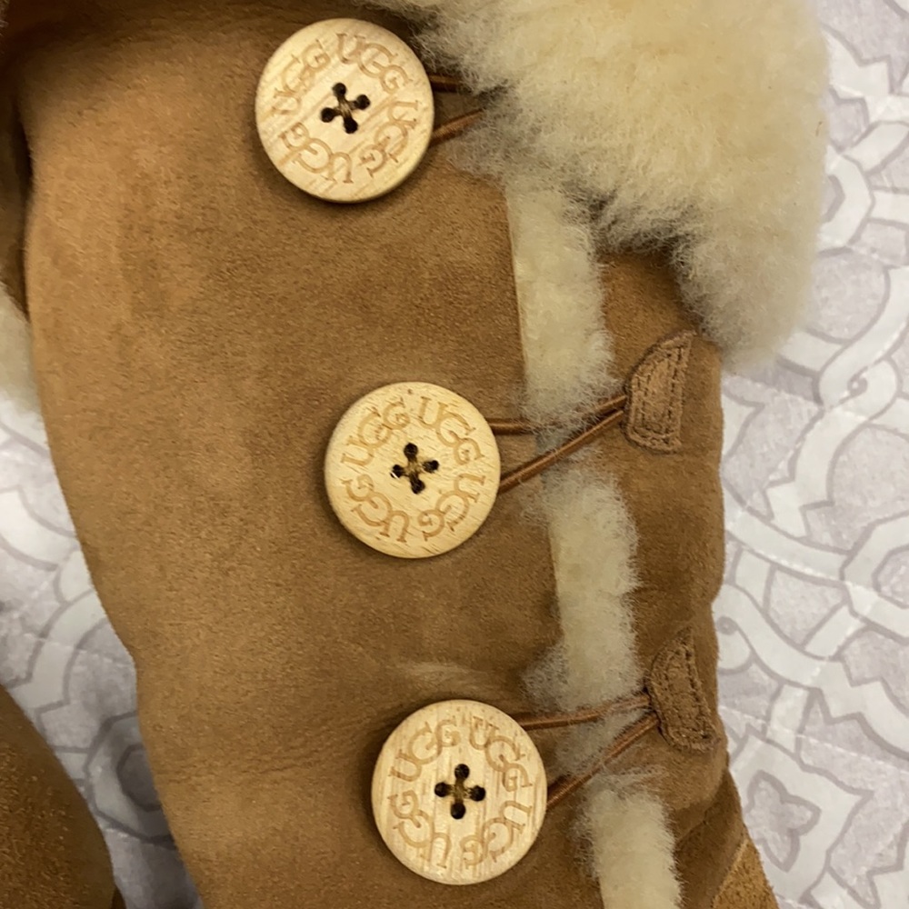 Ugg Bailey Boots. Size 7 - Picture 10 of 13